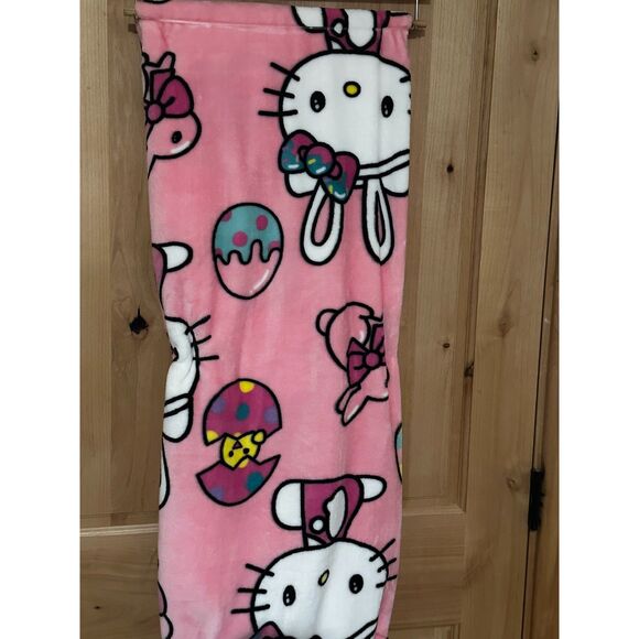 Hello Kitty Hello Easter Silk Touch Throw 50 x 70 Inches NWT - Picture 1 of 3
